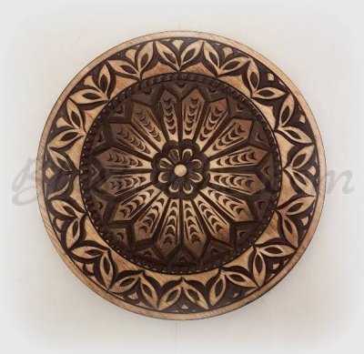Декоративна дървена чиния "Цвете" - дърворезба