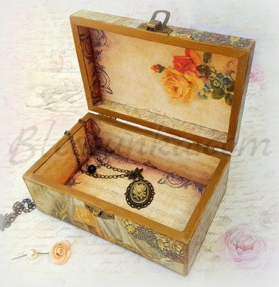 A  jewellery box 