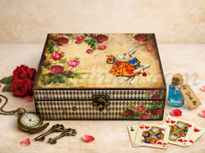 A wooden  jewellery box "Wonderworld"