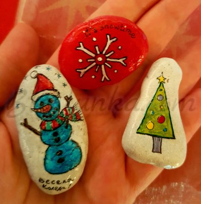 Gift set of decorated stones 
