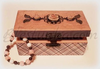 La caja de madera para joyas 