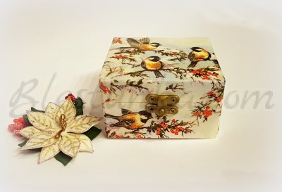 Small wooden jewellery box "Snowy"