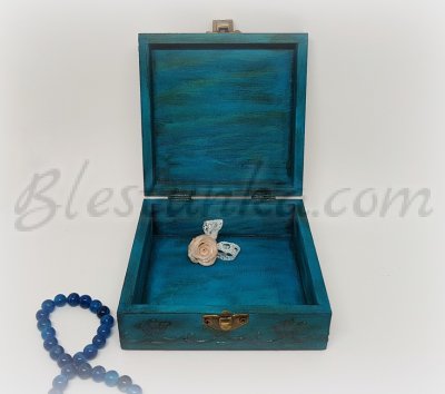 Wooden jewellery box 