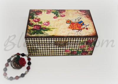 A wooden  jewellery box "Wonderworld"