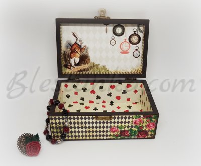 A wooden  jewellery box 