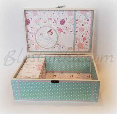 Baby`s Treasures Box "The girl with the flowers" 