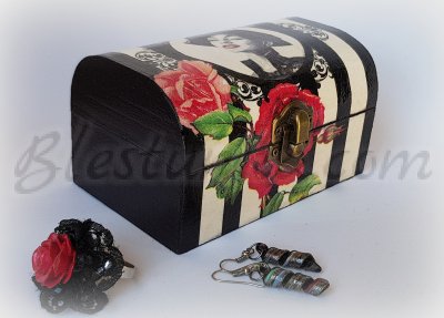La caja de madera para tesoros "Rojo y negro" 