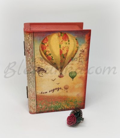Wooden treasure box "Romance" 