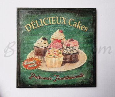 Wooden board "Cupcakes"