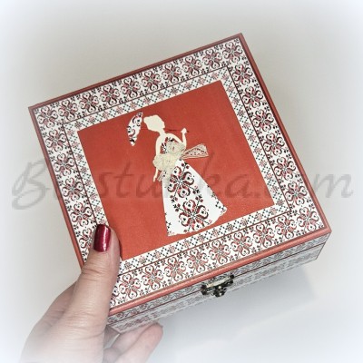 Wooden jewellery box "Еmbroidery"
