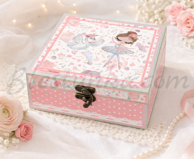 Кутия за бебешки съкровища "Момичето с цветята"