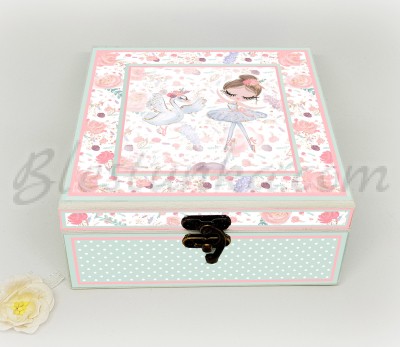 Кутия за бебешки съкровища "Момичето с цветята"